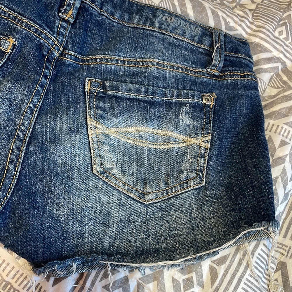 Jean Shorts - Picture 4 of 4